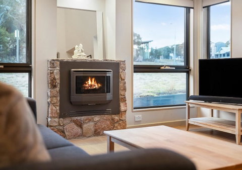 Blackout - Whitsundays Accommodation 1