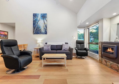 Blackout - Whitsundays Accommodation 3