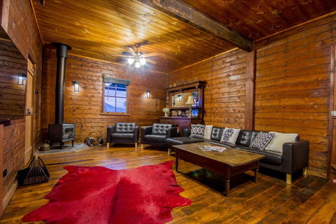 Blaxland's Cottage - Whitsundays Accommodation 2