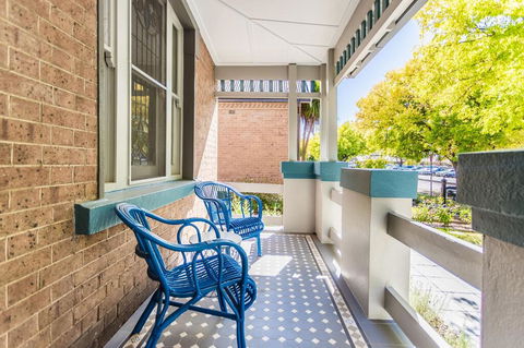 Blue Door Apartments Heritage Charm In CBD - Whitsundays Accommodation 1