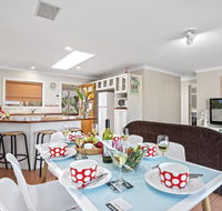 Blue Haze - air conditioned comfort - Whitsundays Accommodation