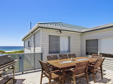 Blue Horizon - Beachfront With Fireplace - Whitsundays Accommodation 0