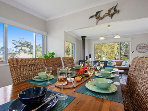 Blue Waters Cottage - 120m To Jervis Bay - Whitsundays Accommodation 0