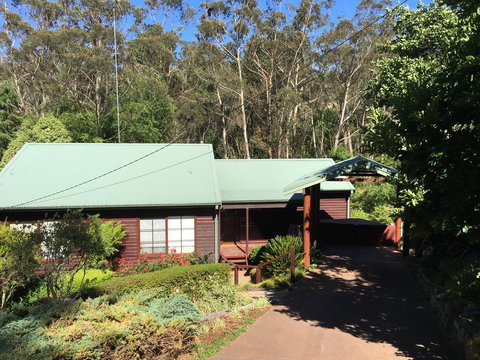 Bluebell Cottage - Whitsundays Accommodation 0