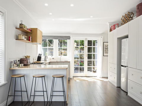 Bluestone Cottage Launceston-hosted By: LAbode - Whitsundays Accommodation 0
