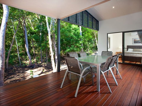 Bluewater 3 - Rainbow Shores - Whitsundays Accommodation 1