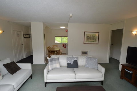 Bobuck 3B - Whitsundays Accommodation 2