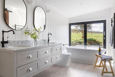 The Lodge By Mt Bellevue - Whitsundays Accommodation 2