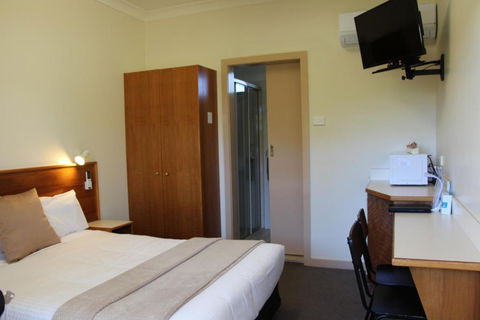 The Pioneer Way Motel - Whitsundays Accommodation 2