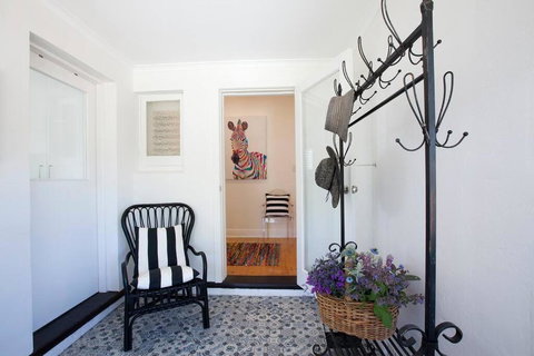 THE WHITE HOUSE Luxury Villa Embedded In History - Whitsundays Accommodation 1