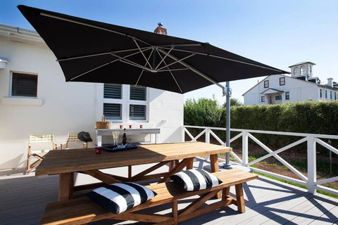 THE WHITE HOUSE Luxury Villa Embedded In History - Whitsundays Accommodation 2