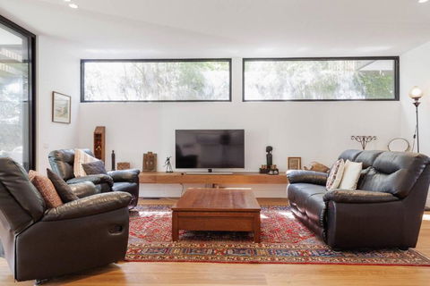 Ti Tree House - Live Like A Bonbeach Local - Whitsundays Accommodation 1