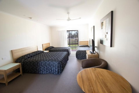 Tocumwal Golf Resort - Whitsundays Accommodation 3