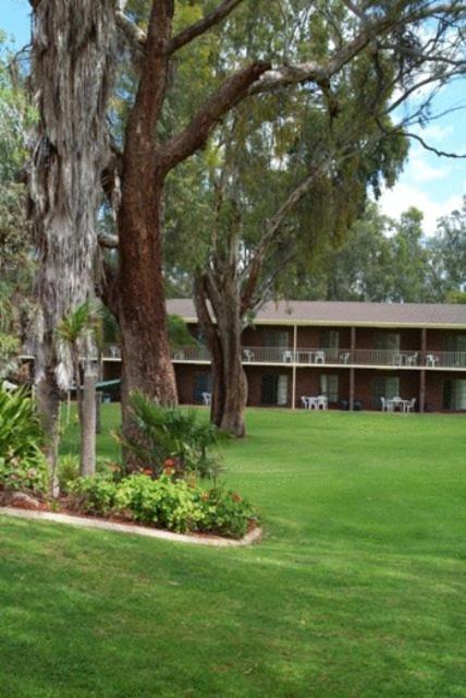 Tocumwal Golf Resort - Whitsundays Accommodation 0