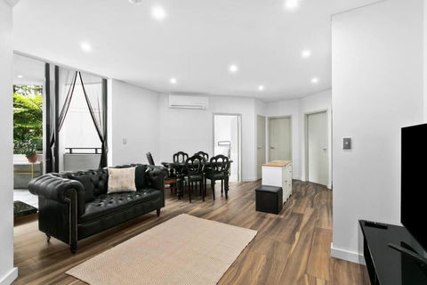 WATT1 - Modern 1 Bedroom Unit In Ultimo - Whitsundays Accommodation 2