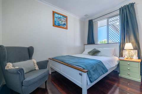 Warmth House Nr Airport 2rooms 5beds Yard N Parking - Whitsundays Accommodation 1