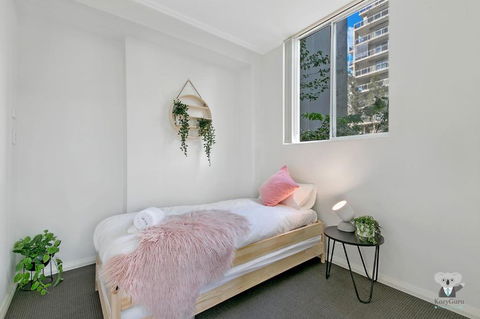 WARRICK FRAM 3 BEDS APT FREE PARKING WALK TO WESTFIELD CLOSE TO HOSPITAL NWF003 - Whitsundays Accommodation 1