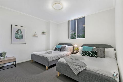 WARRICK FRAM 3 BEDS APT FREE PARKING WALK TO WESTFIELD CLOSE TO HOSPITAL NWF003 - Whitsundays Accommodation 2