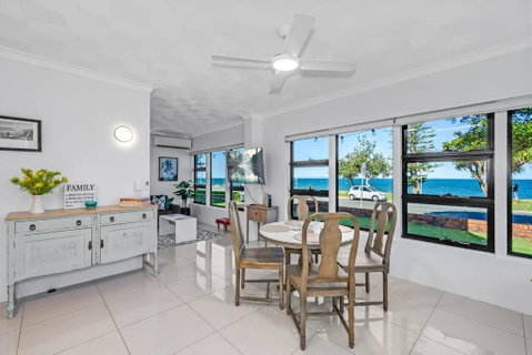 Waterfront Bliss In Margate - 30 Min From Brisbane - Whitsundays Accommodation 0