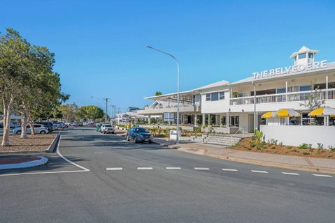 Waterfront Bliss In Margate - 30 Min From Brisbane - Whitsundays Accommodation 1