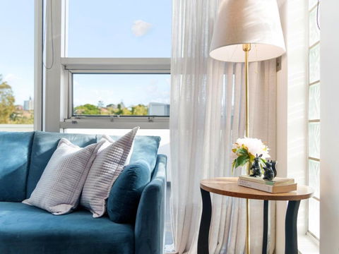 XQ Collection La Casa De Frida - Modern Studio With Balcony - Whitsundays Accommodation 0
