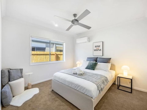 Well-decorated 4BR Family Home Steps To Mall - Whitsundays Accommodation 2