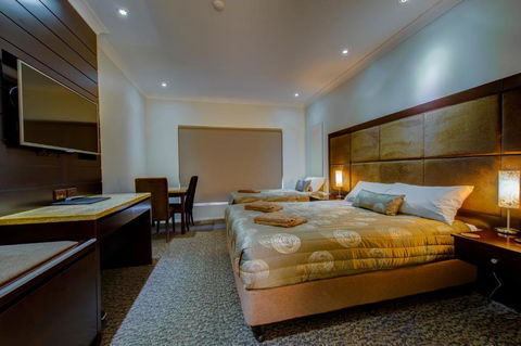 Western Downs Motor Inn - Whitsundays Accommodation 3