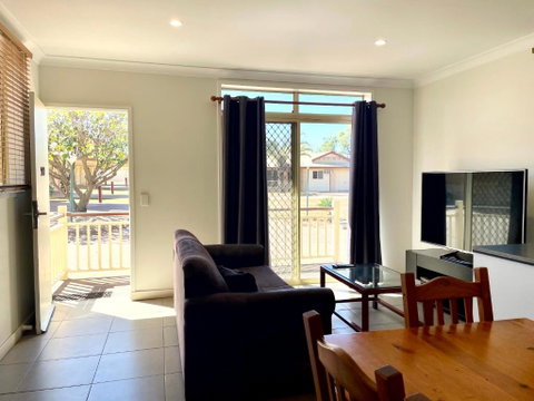 Western Heritage Motor Inn - Whitsundays Accommodation 1