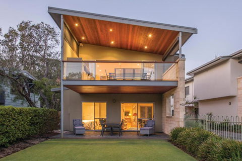 XYZ Holiday Home - Whitsundays Accommodation 1