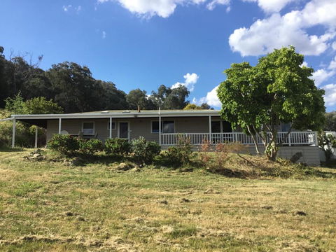 Yackandandah Farm Homestead - Whitsundays Accommodation 1