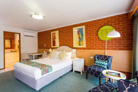 Yackandandah Central - Whitsundays Accommodation 0