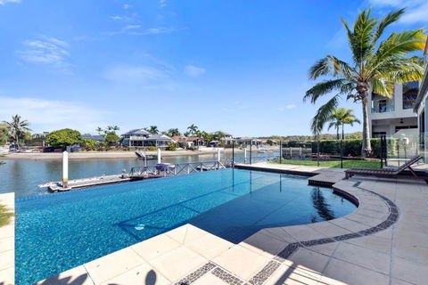 YALLA24-Luxury Resort Style Home - Whitsundays Accommodation 1