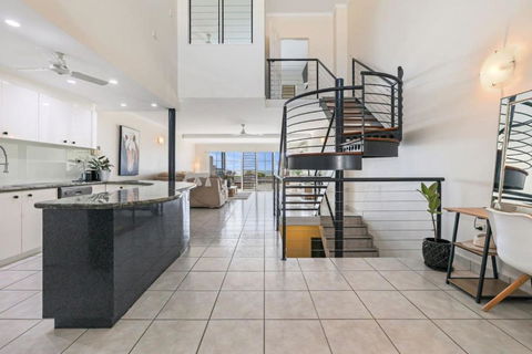 Absolute Beachfront Bliss-Best Location In Darwin - Whitsundays Accommodation 1