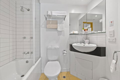 YEHS Hotel Melbourne CBD - Whitsundays Accommodation 2