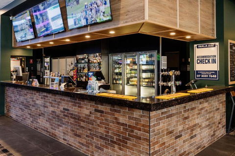 Inala Hotel - Whitsundays Accommodation 1