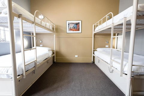 YHA Melbourne Central - Whitsundays Accommodation 3