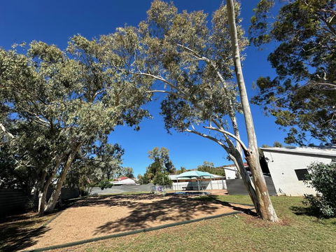 Secure Bush Sanctuary - Whitsundays Accommodation 2