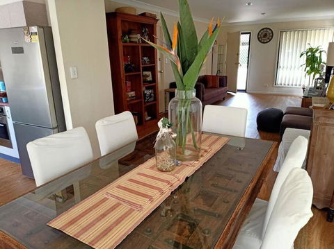 Tingalpa Townhouse Treat - Whitsundays Accommodation 3