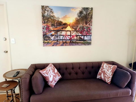 Tingalpa Townhouse Treat - Whitsundays Accommodation 2
