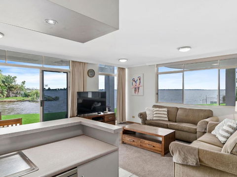Yarrawonga Lakeside Apartment 41 - Whitsundays Accommodation 0
