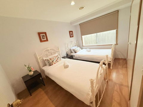 YF Home Sweet Home - Whitsundays Accommodation 1