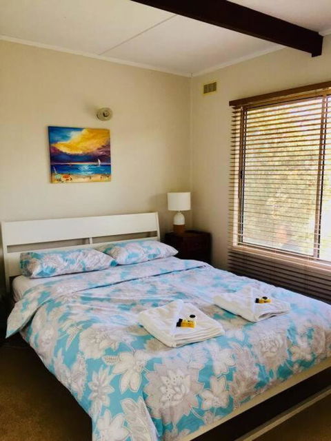 YOLO- Beach-house Views, Near Penguins, Nbn! - Whitsundays Accommodation 2