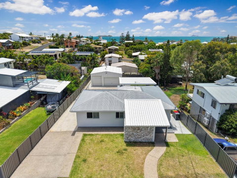 Zilzie Beach House - Whitsundays Accommodation 2