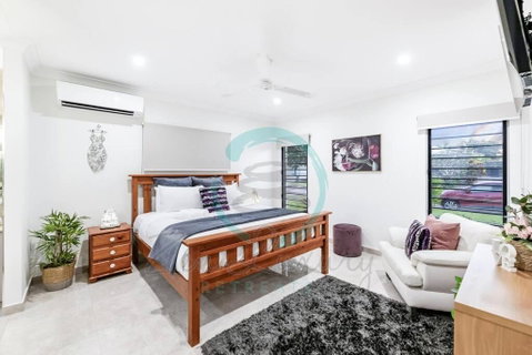 Zenhouse: 4BR Stylish Work/Family Home In Muirhead - Whitsundays Accommodation 2