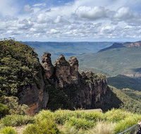 Blue Mountains Private Tour - wild kangaroos waterfalls and The Three Sisters - Whitsundays Accommodation