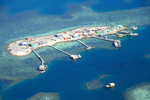 Abrolhos Islands Fixed-Wing Scenic Flight - Whitsundays Accommodation 3