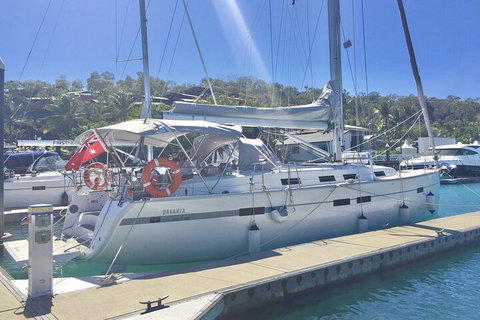 Sailing Curlew Escape On Moreton Bay - Whitsundays Accommodation 0