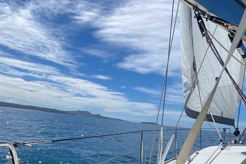 Sailing Curlew Escape On Moreton Bay - Whitsundays Accommodation 4