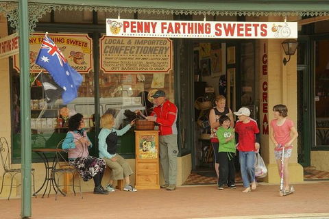 2-Day Wave Rock, York, Wildflowers & Aboriginal Experience - Whitsundays Accommodation 4
