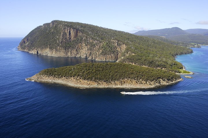 Unknown ACT Whitsundays Accommodation